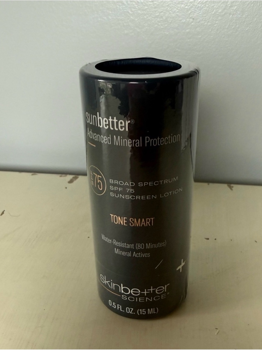 1 tube of Skinbetter Science Sunbetter SPF 75
Sunscreen Lotion